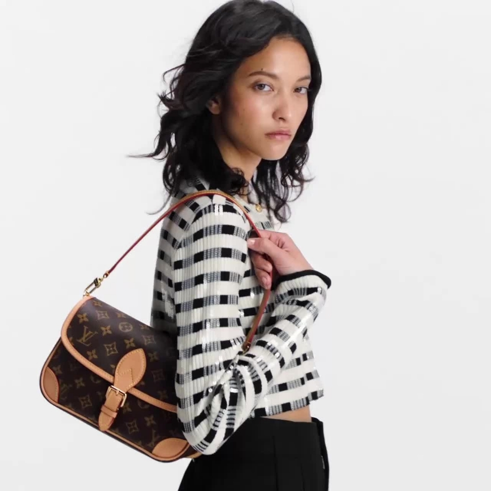 Like NEW!!! Louis Vuitton LV Monogram Crossbody Bag Diane IN Excellent Condition - Picture 3 of 16
